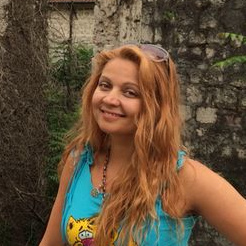 Устинова Лариса