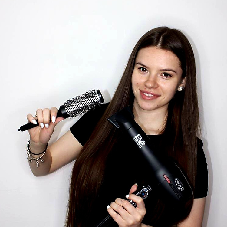 (старший парикмахер) Анастасия