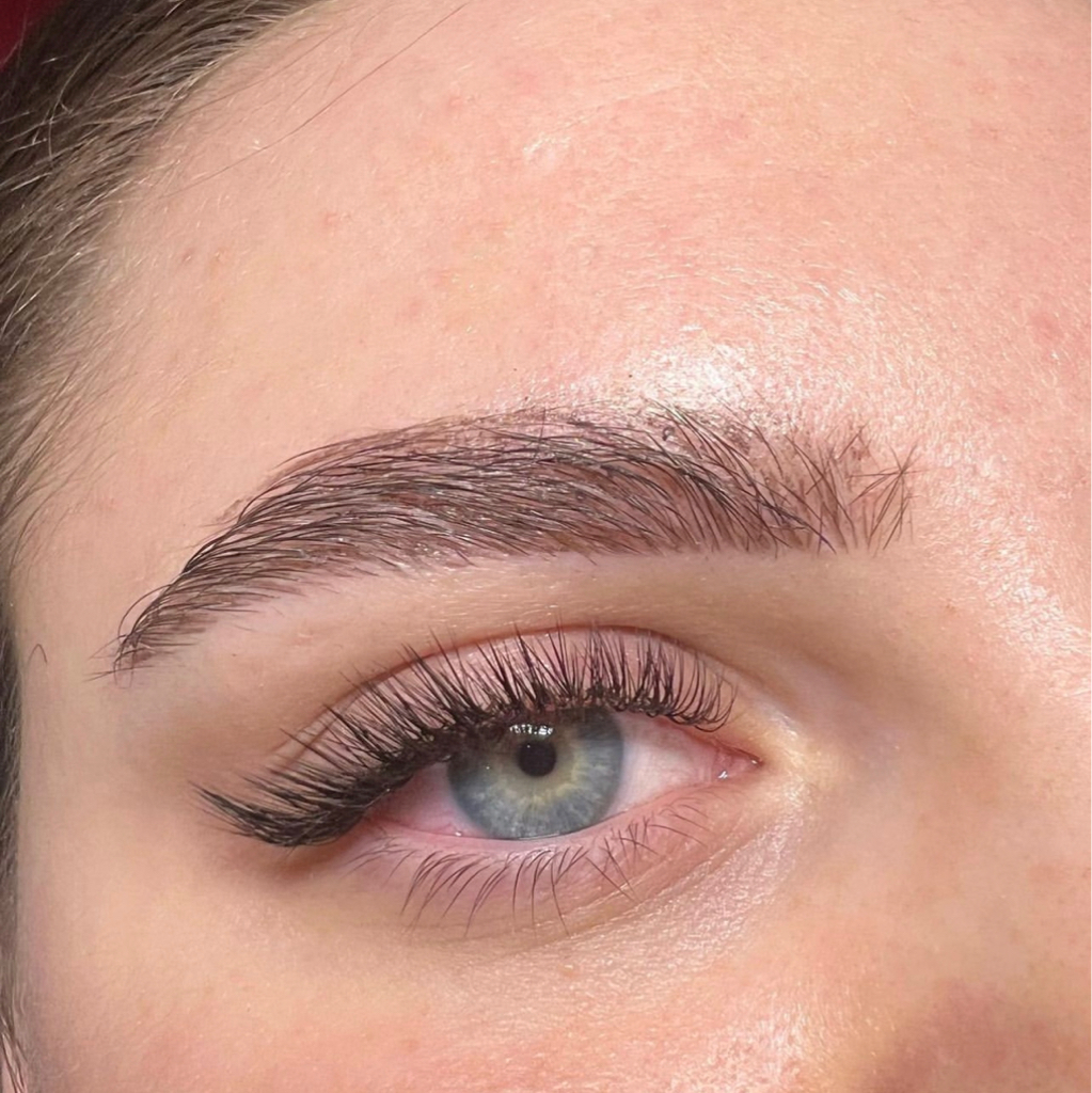 Наращивание ресниц 2д