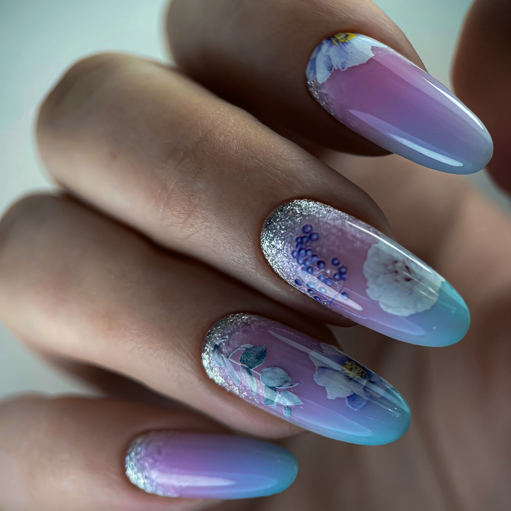 Нарощування нігтів