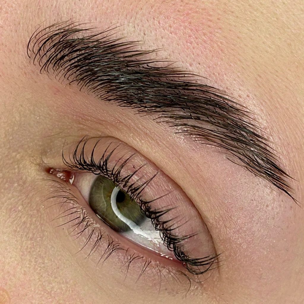 Комплекс (Ламинирование ресниц+долговременная укладка бровей/окрашивание/ботокс)