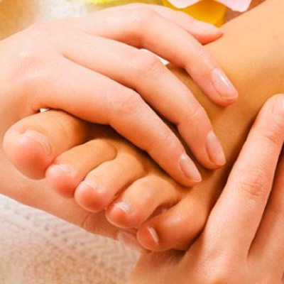 Восстанавливающий массаж стоп с косметическим уходом