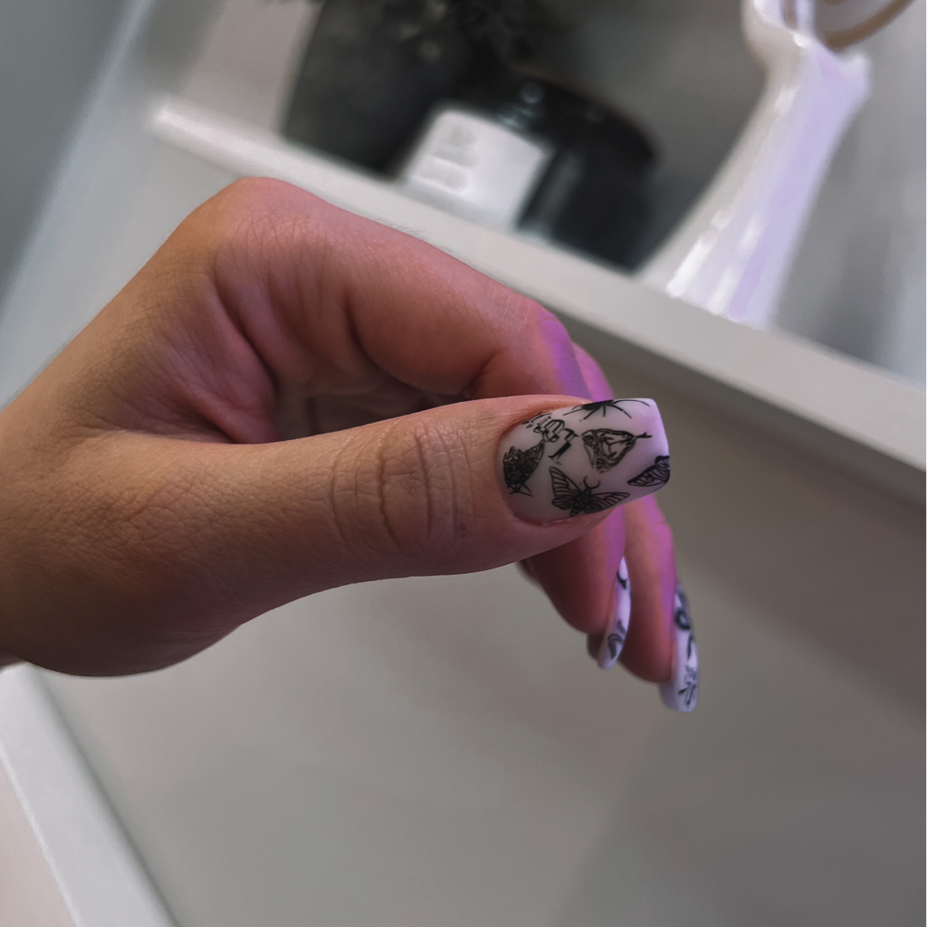 Маникюр с покрытием гель-лак