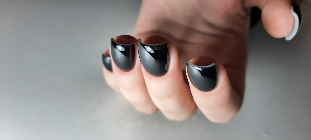 Маникюр+укрепление гелем+коррекция+легкий дизайн