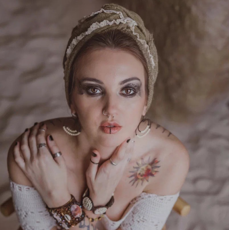 Капинус Юлия