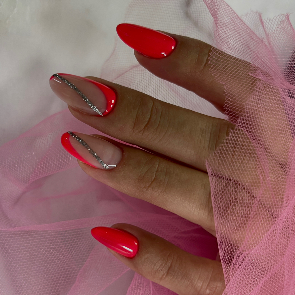 Наращиваение ногтей