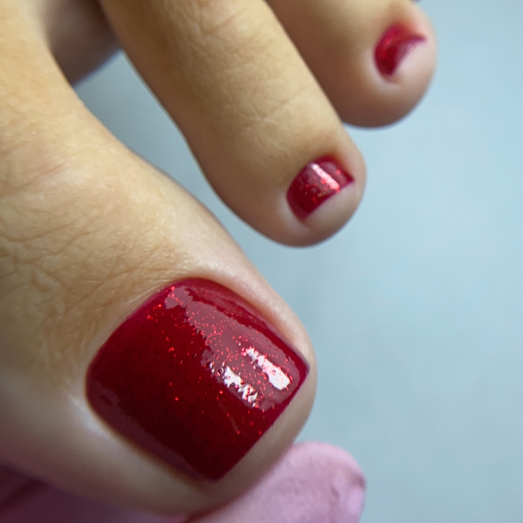 Педикюр с покрытием лак