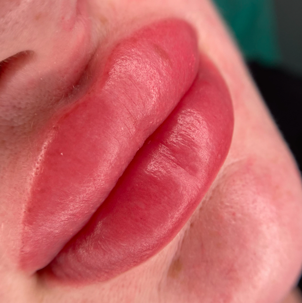 Перманентный макияж губ