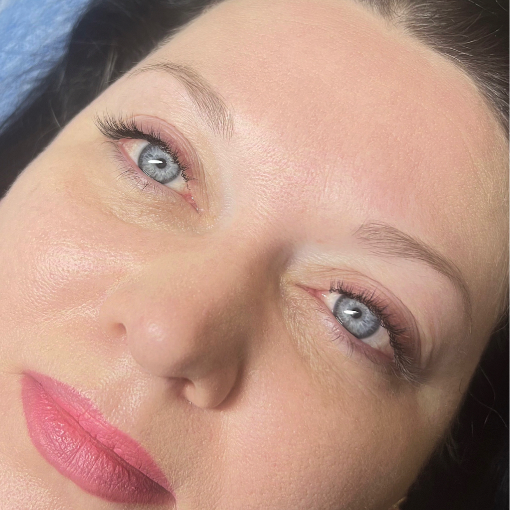 LED Классическое наращивание ресниц