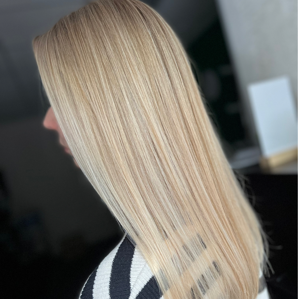 Осветление корней, тонирование корней и длины по лопатки