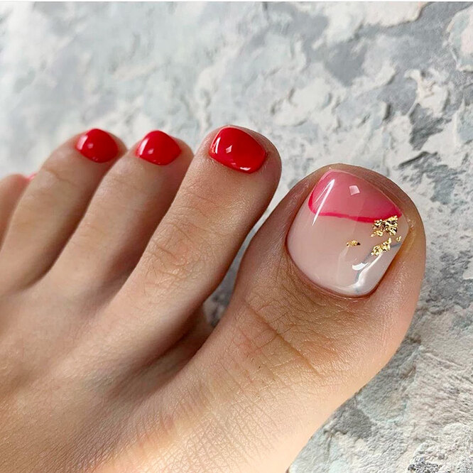 Педикюр с однотонным покрытием