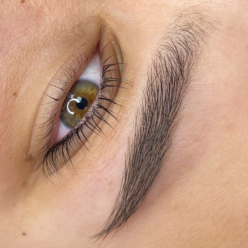 Оформление бровей с прореживанием