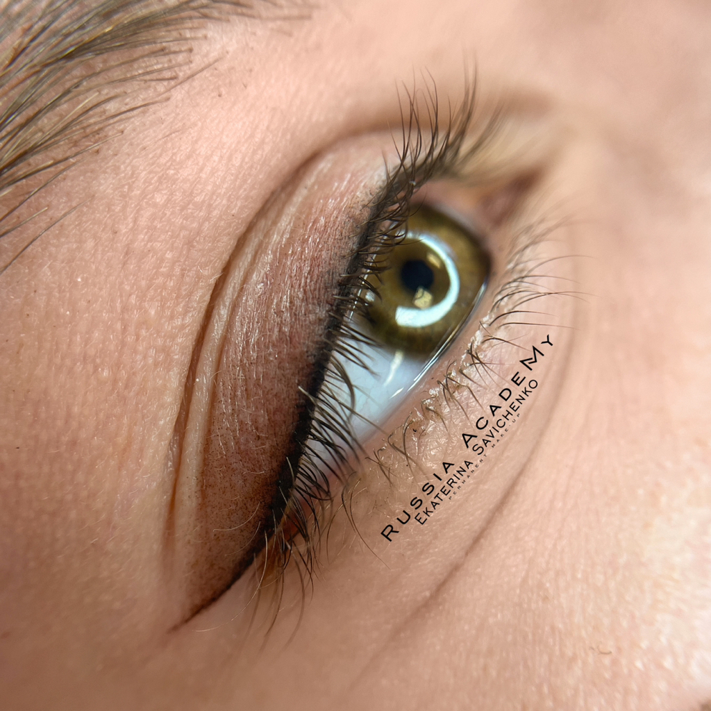 Перманентный макияж стрелочка