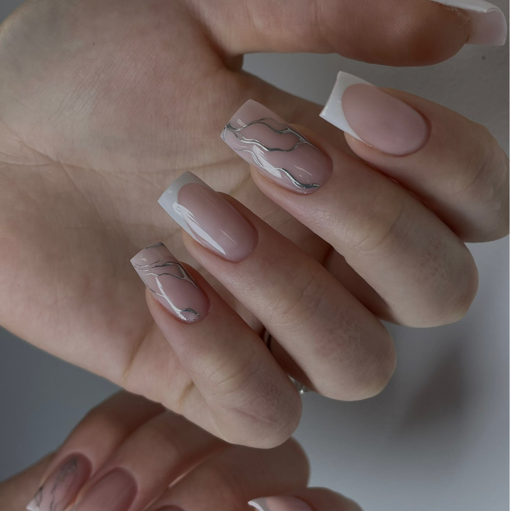 Наращивание ногтей