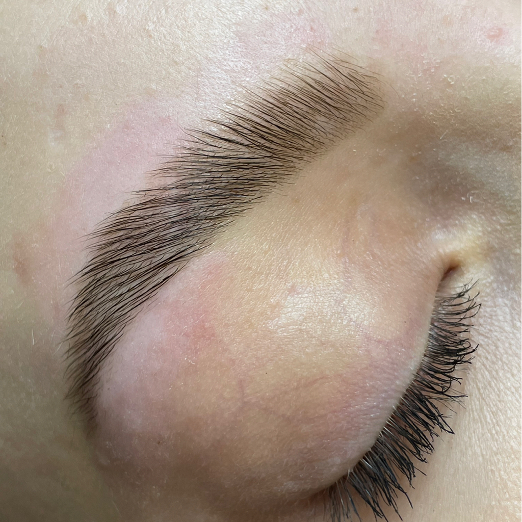 Долговременная укладка бровей