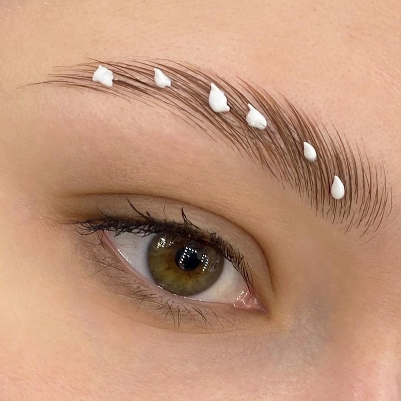 Оформление бровей