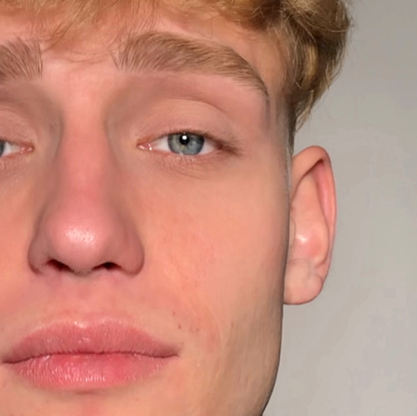 Мужская коррекция бровей