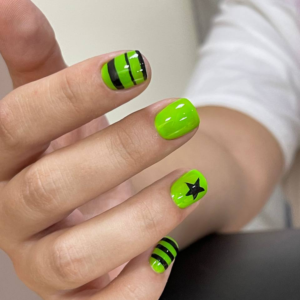 Детский маникюр с покрытием гель-лак (с 12 до 16 лет)