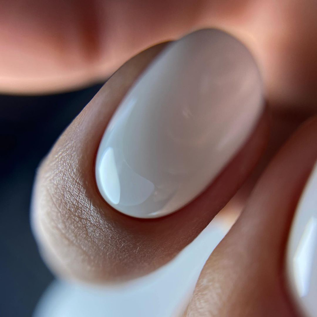 Маникюр с укреплением гелем (однотонн)