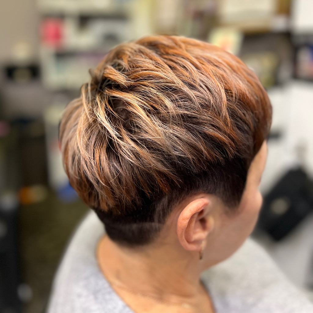 Стрижка женская короткая