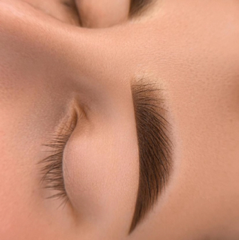 Перманентный макияж бровей