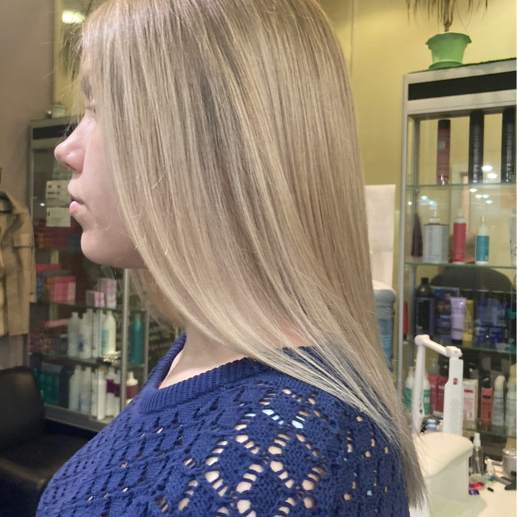 Женская стрижка Длинные волосы ниже плеч до лопаток