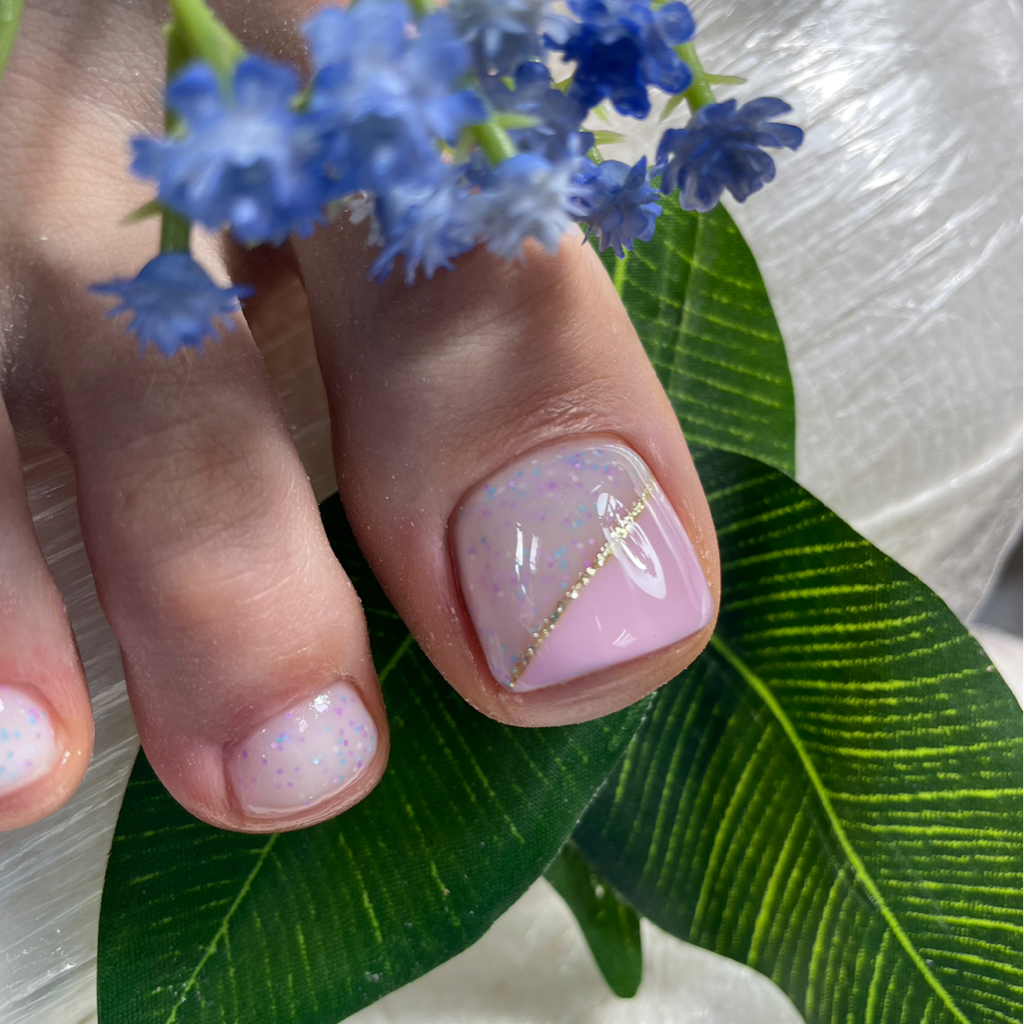 Педикюр  С покрытием гель-лаком  Без обработки стоп