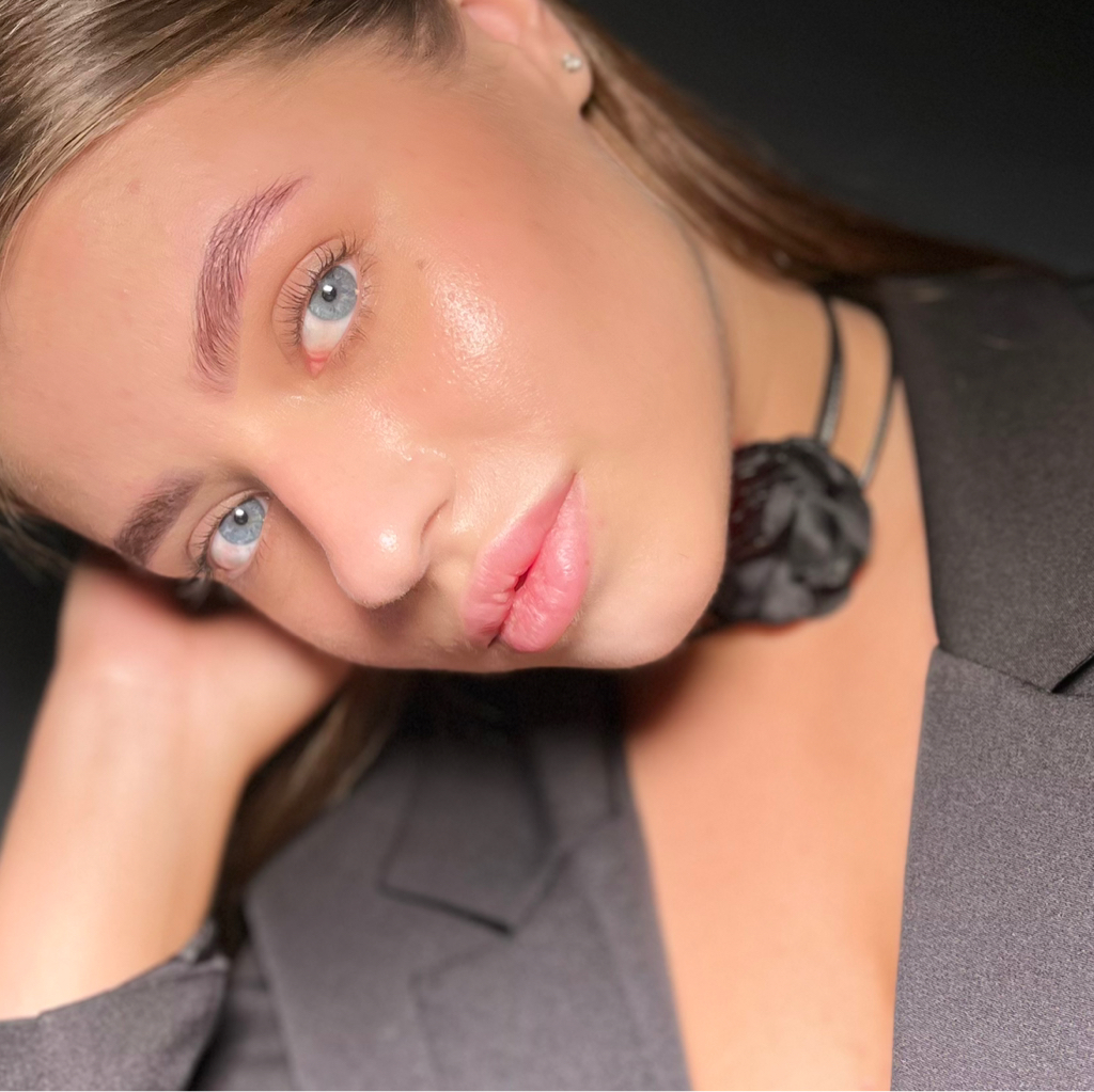 Ламинирование бровей + коррекция + окрашивание