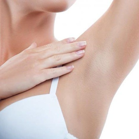 Подмышечные впадины (шугаринг)