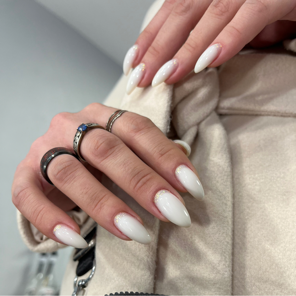 Маникюр с однотонным покрытием гель-лак