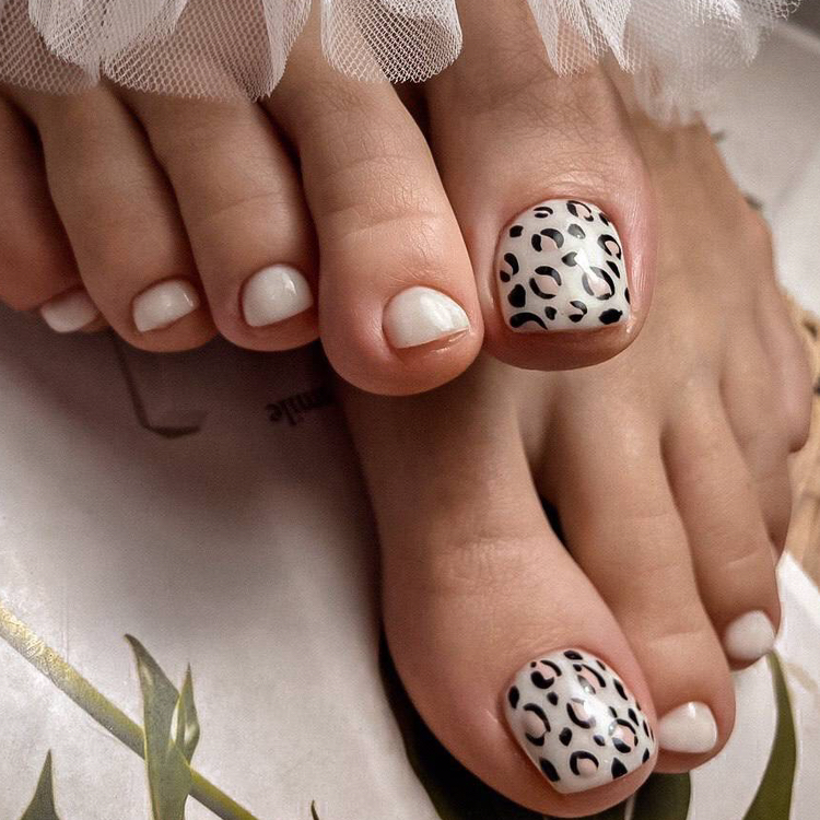 Полный педикюр с покрытием