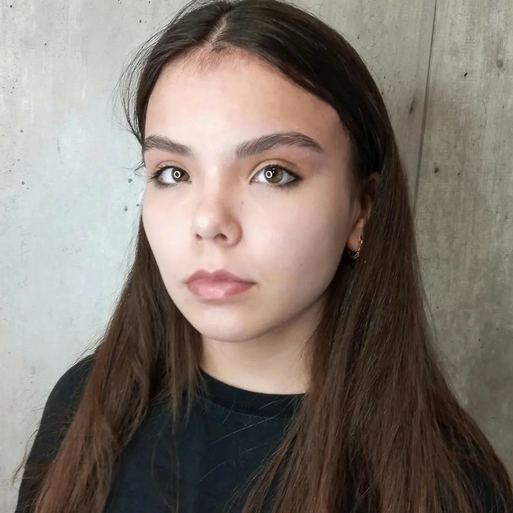 Коррекция бровей (воск+пинцет)