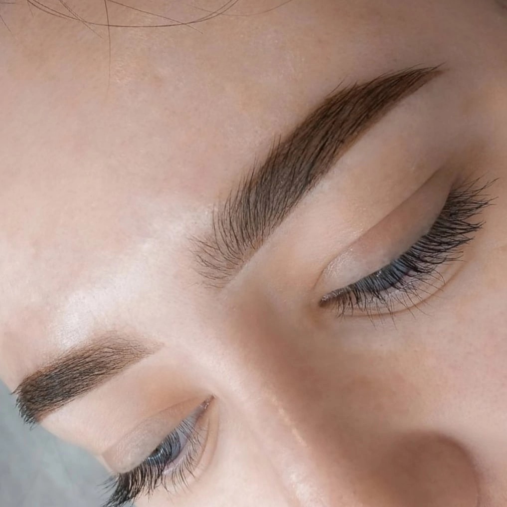 Оформление бровей