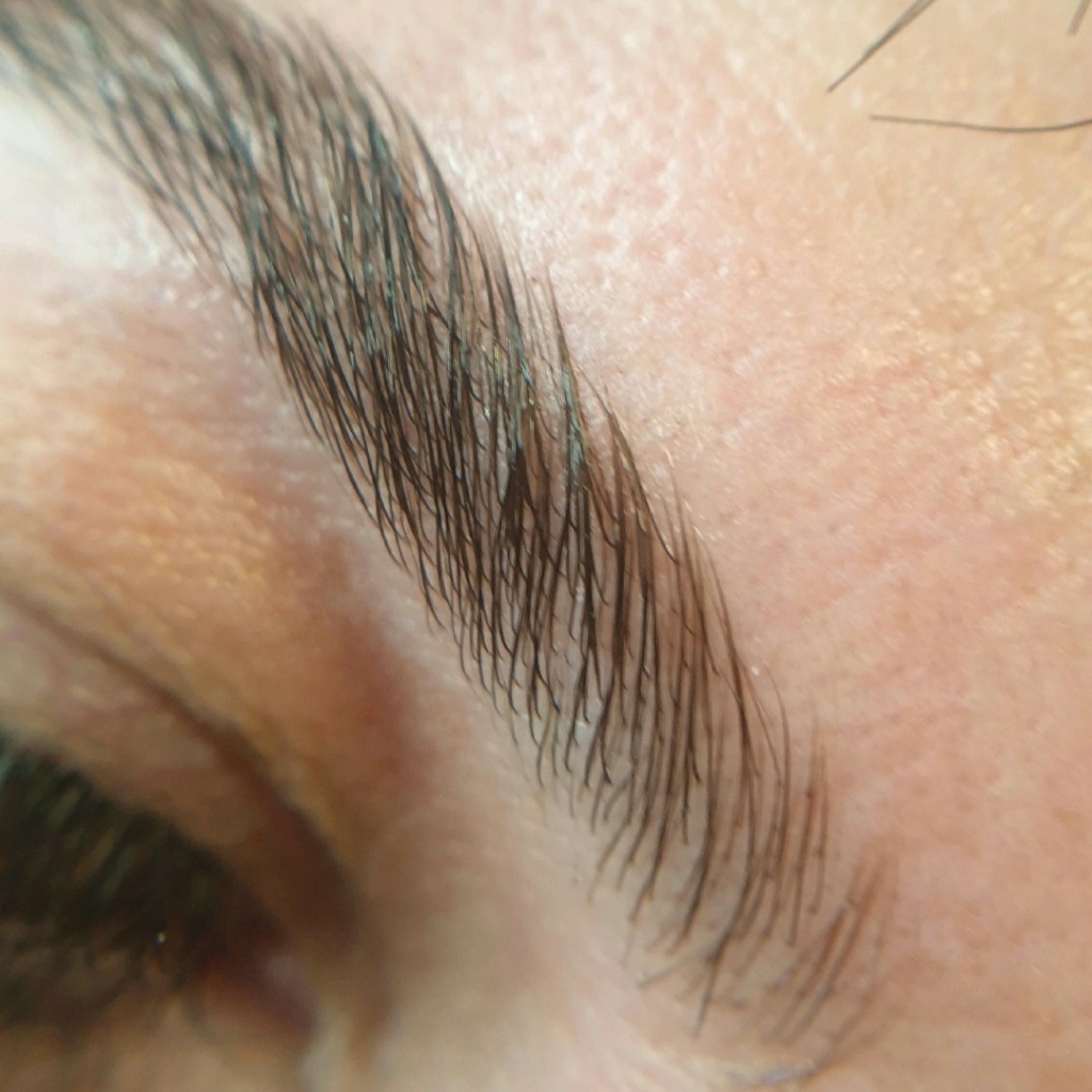 Ламинирование бровей