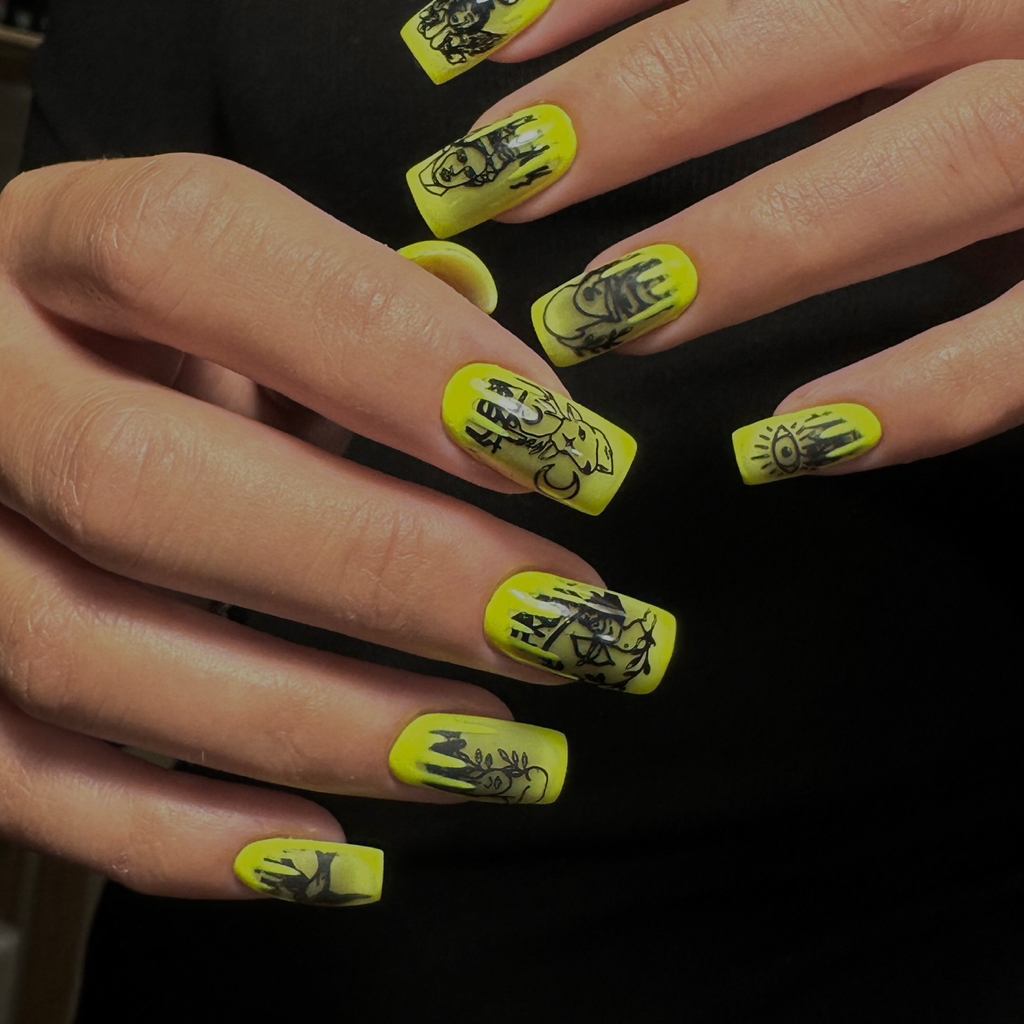 Сложный дизайн (совмещение: стемпинг, стразы, фигурки, рисунок, слайдеры, втирка, объемный дизайн)