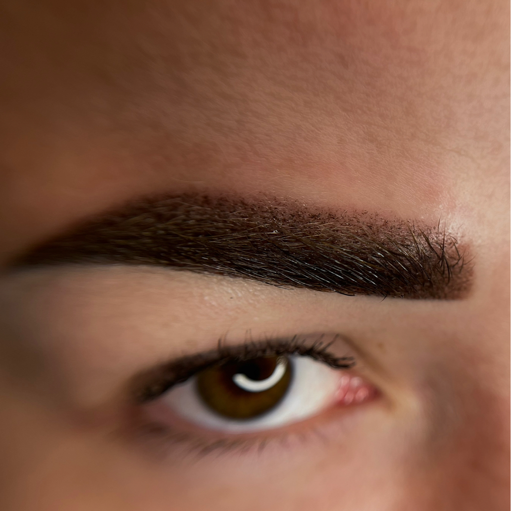 Перманентный макияж бровей у ведущего мастера