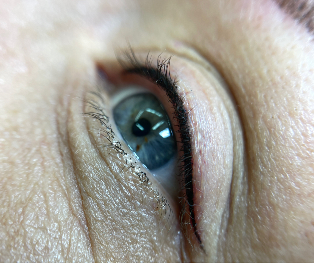 Межресничка у ведущего мастера