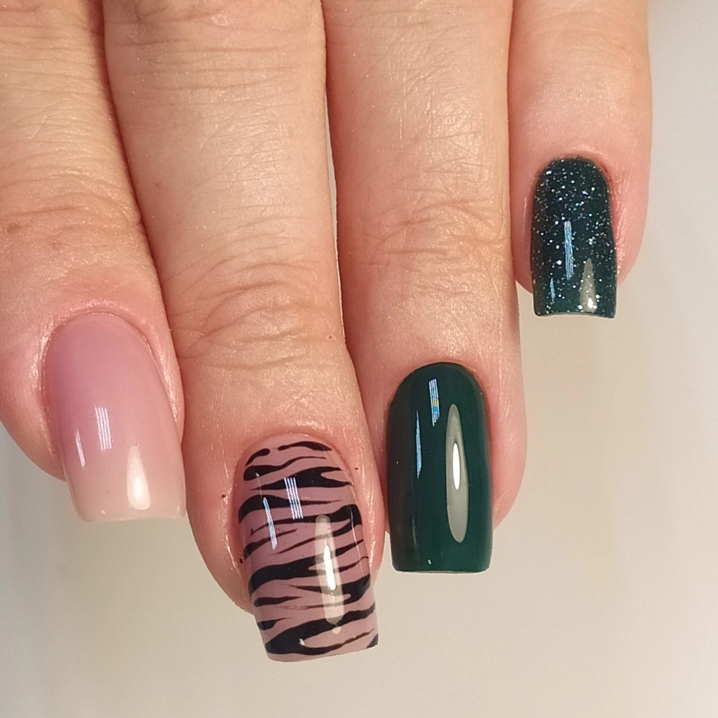 Маникюр с покрытием гель-лак