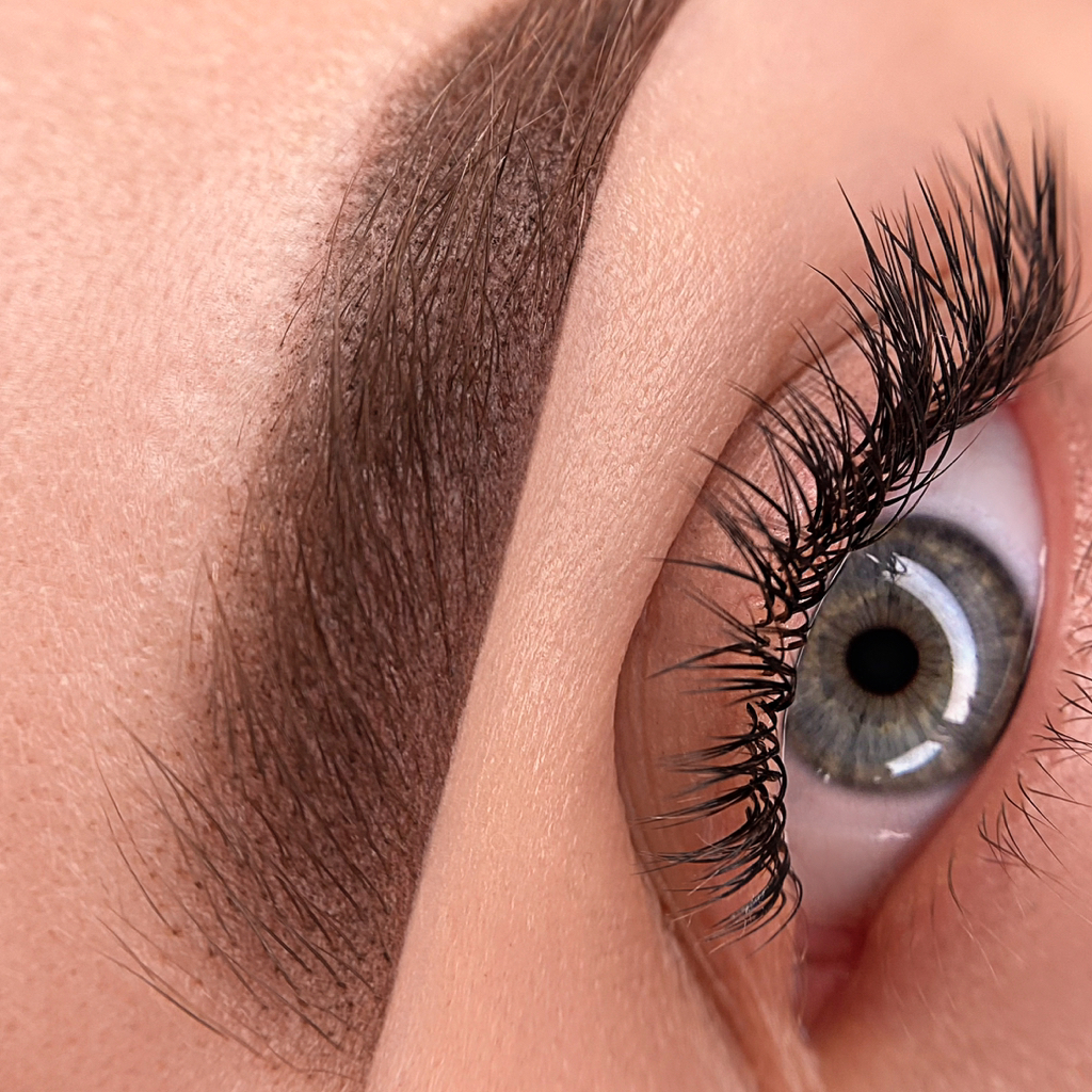 Коррекция перманента бровей