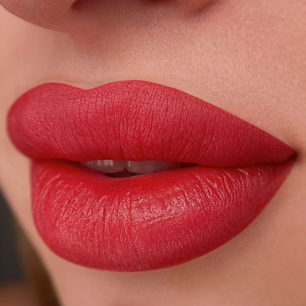 Коррекция перманента губ