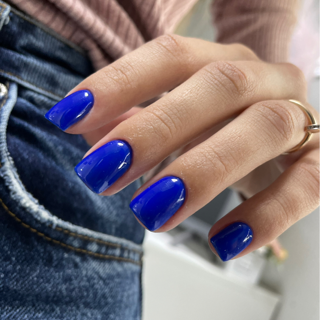 Маникюр с покрытием гель-лак