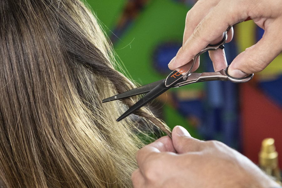 СТРИЖКА ГОРЯЧИМИ НОЖНИЦАМИ ( НА ДЛИННЫЕ ВОЛОСЫ от плеч и ниже )