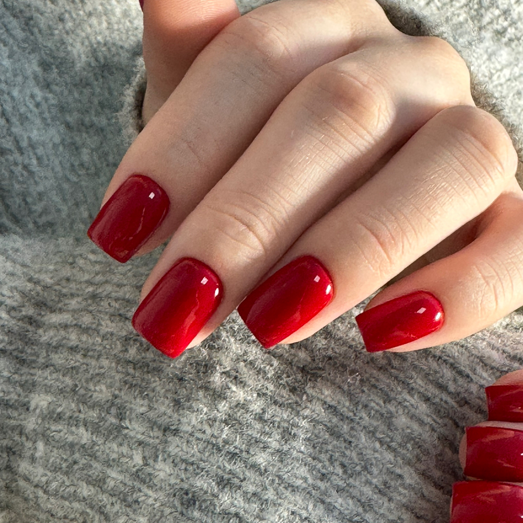 Маникюр с покрытием гель