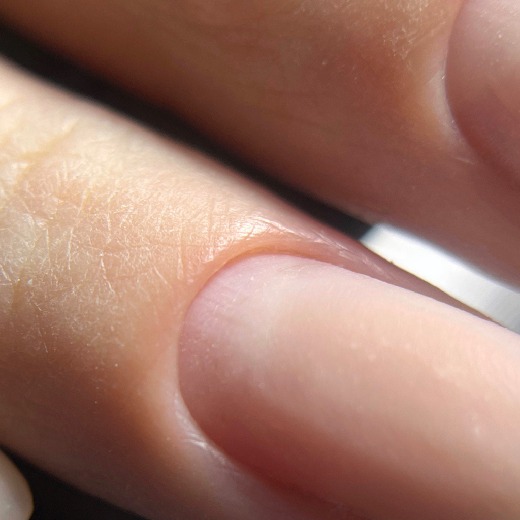 Маникюр без покрытия