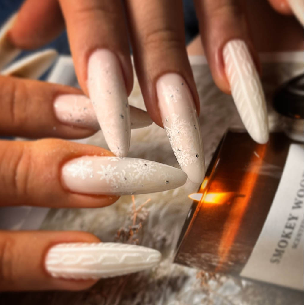 Наращивание ногтей