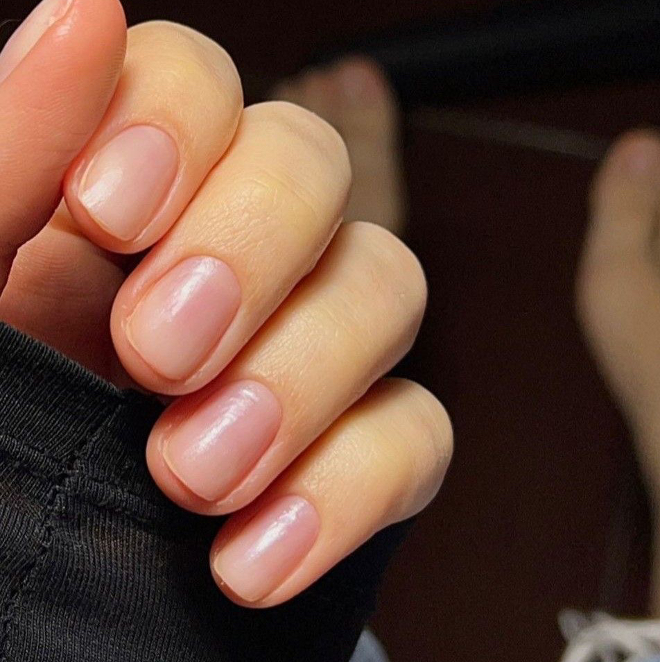 Маникюр гигиенический (прозрачный лак по желанию)