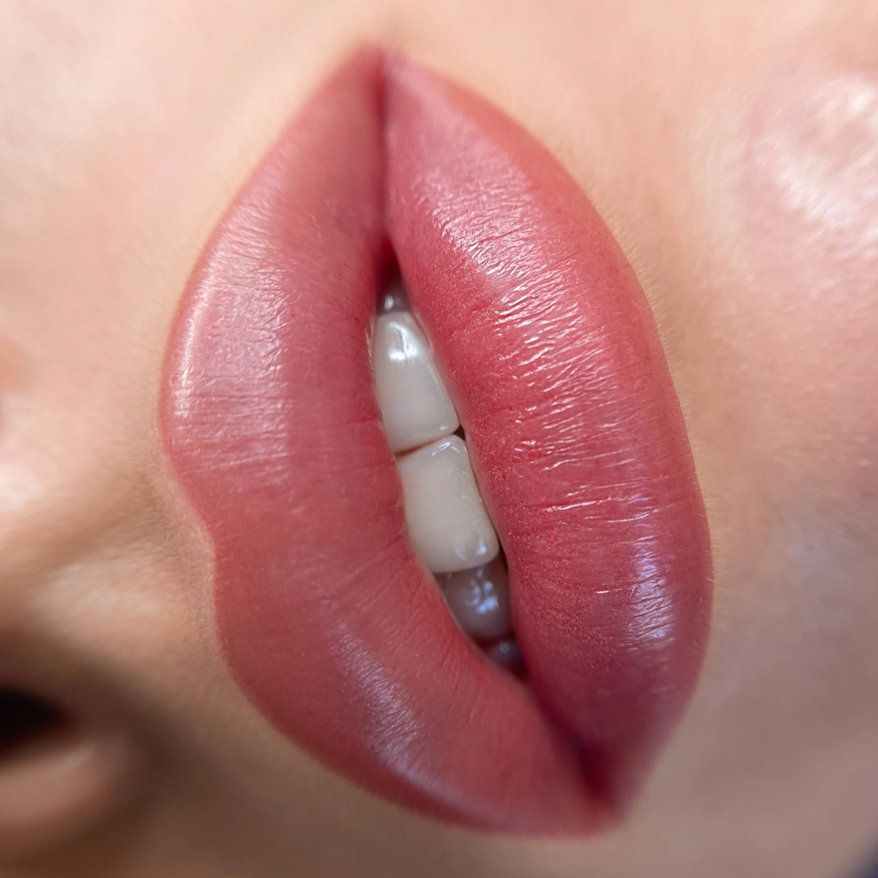 Перманентный макияж губ - акварель (первичная процедура)