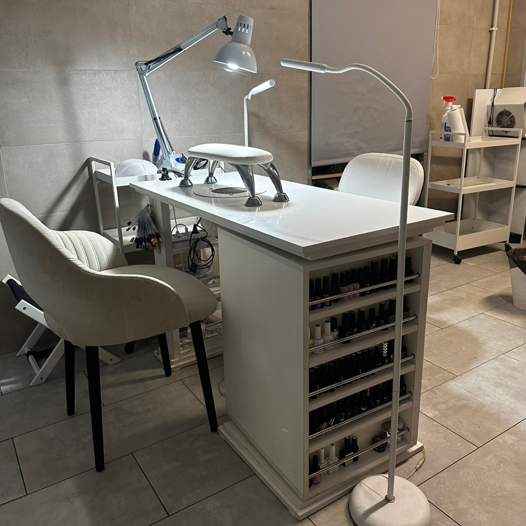 Маникюрное место 1