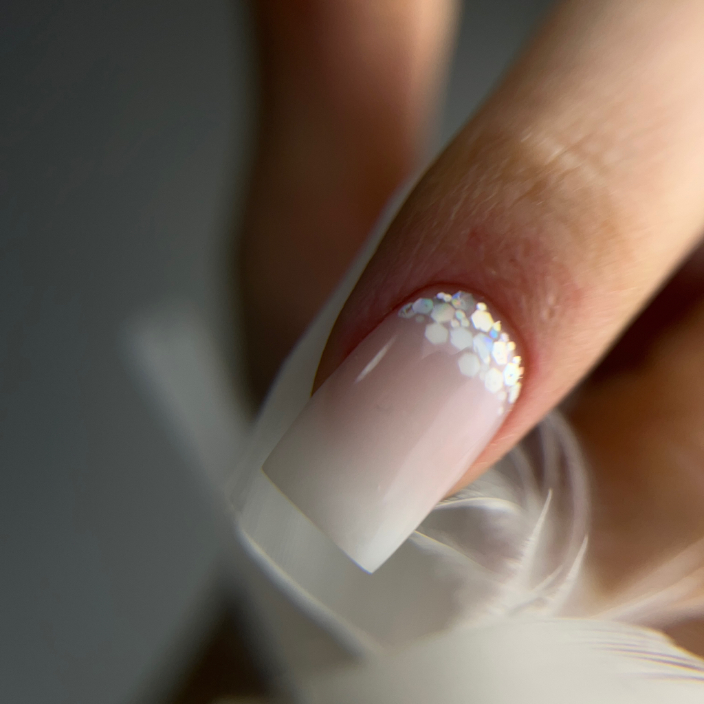 Маникюр с однотонным покрытием