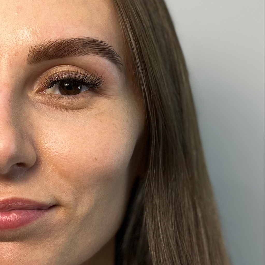 Окрашивание бровей